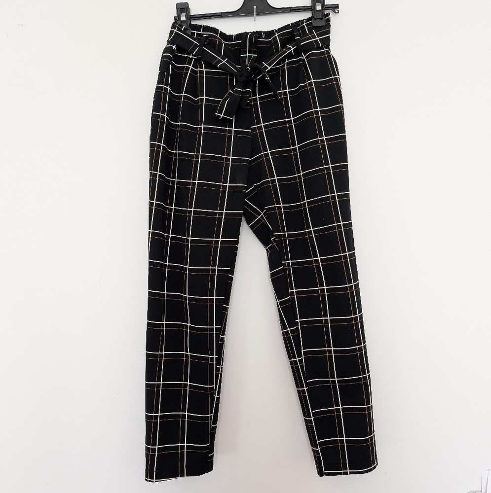 Sabrina Diamanti Paper Bag waist trousers - large. Made In Italy